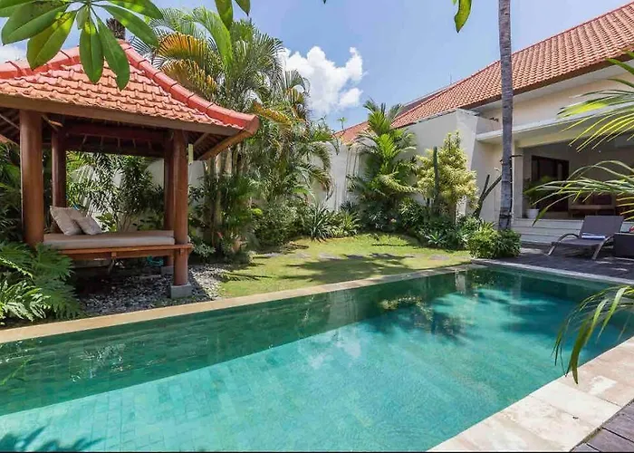 Location! Berawa 3bdr Spacious Pool Villa! Villa Canggu