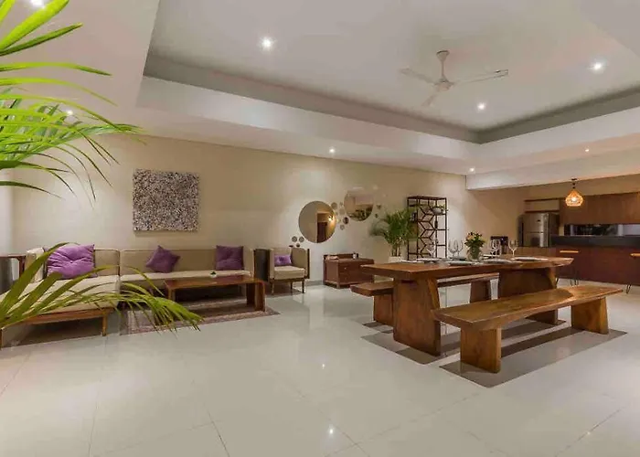 Villa Location! Berawa 3bdr Spacious Pool Villa!