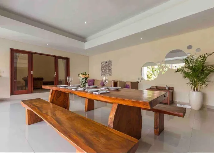 Villa Location! Berawa 3bdr Spacious Pool Villa! *