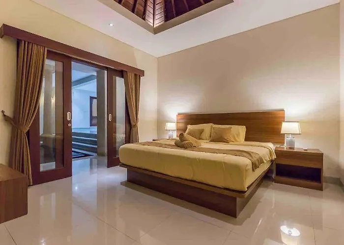 Location! Berawa 3bdr Spacious Pool Villa! * Canggu