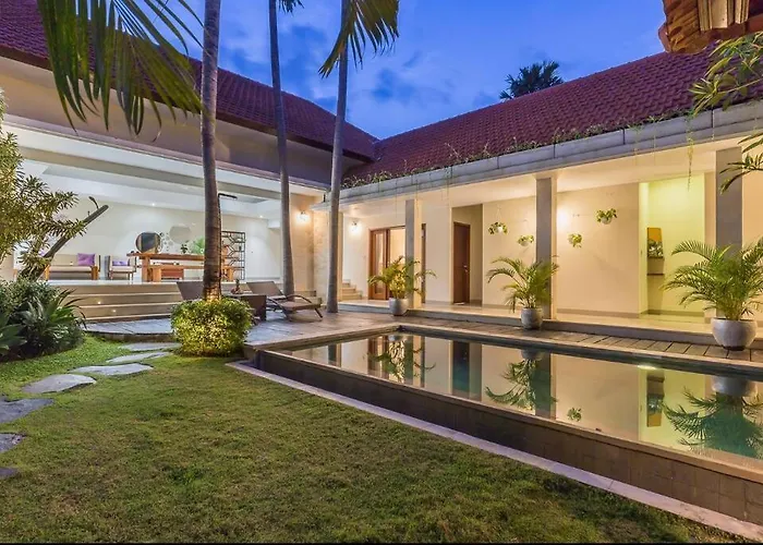 Villa Location! Berawa 3bdr Spacious Pool Villa!